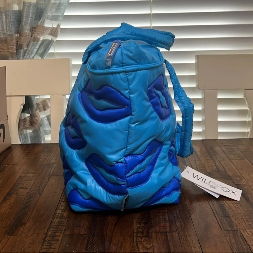 Wildfox Quilted Blue Puffy Tote Bag blue Lips Pattern Travel large bag NWT Zip